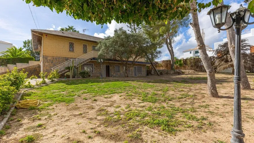 Villa de 5 dormitorios en Campoamor, España No. 2290 № 10