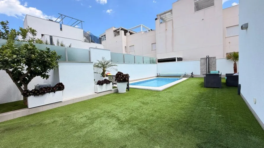 Villa de 5 dormitorios en Torrevieja, España No. 2447 № 26