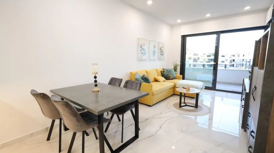 Apartamento de 2 dormitorios en Torrevieja, España No. 2596 № 11