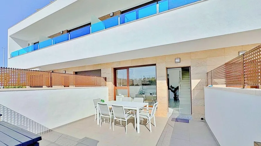 Bungalow de 3 dormitorios en Torrevieja, España No. 2167 № 14
