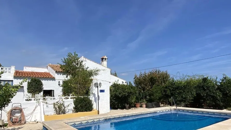 Villa de 4 dormitorios en L'Alfàs del Pi, España No. 1799 № 4