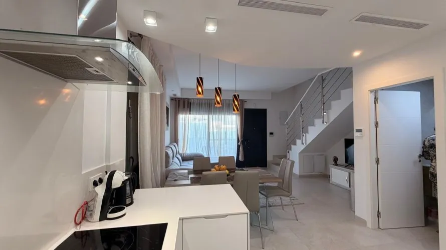 Apartamento de 3 dormitorios en La Florida, España No. 2309 № 11