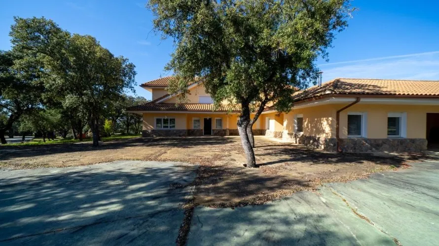 Сasa de 8 dormitorios en Colmenarejo, España No. 2699 № 27