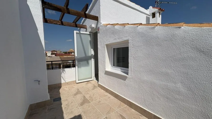 Сasa de 3 dormitorios en Torrevieja, España No. 2128 № 15