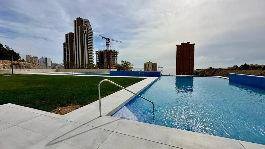 Apartamento de 2 dormitorios en Benidorm, España No. 1878 № 24