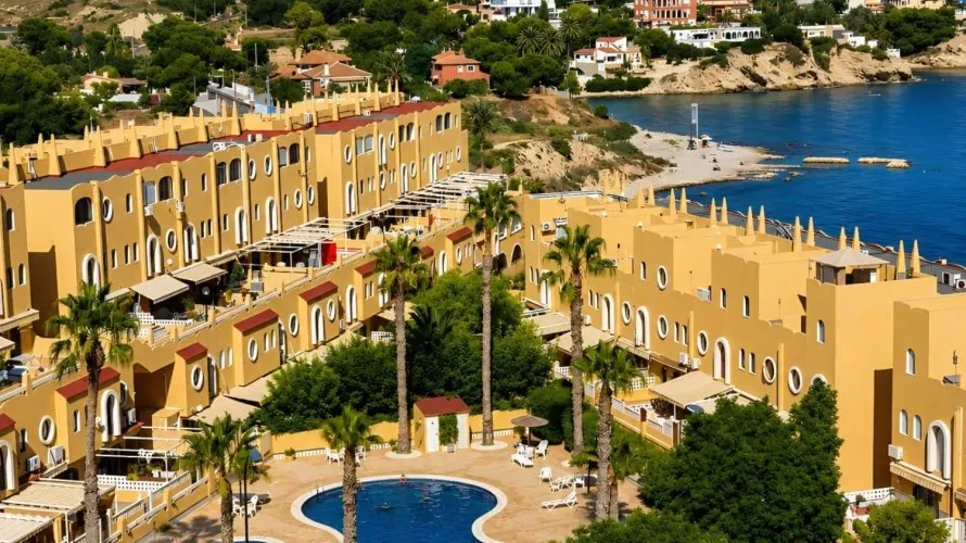 Сasa de 3 dormitorios en El Campello, España No. 2697