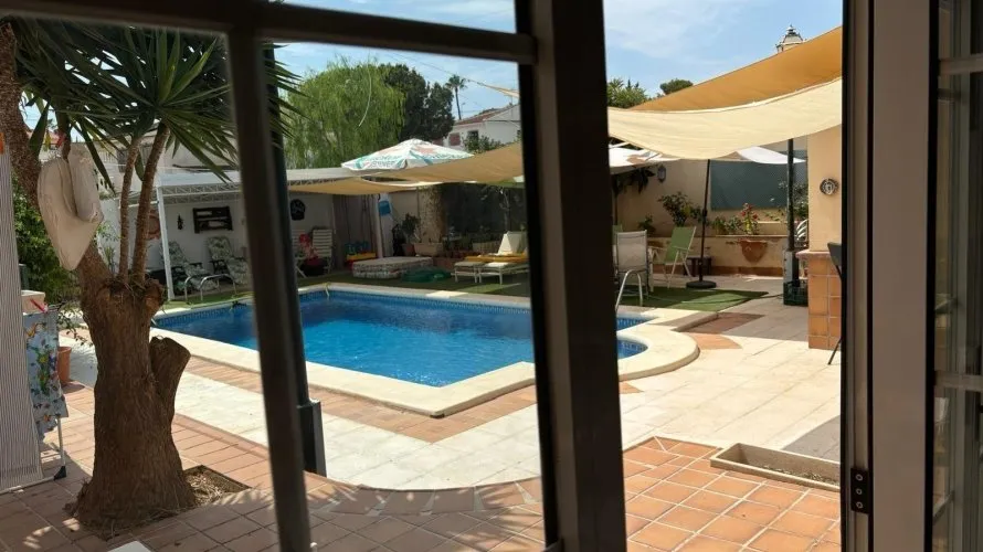 Villa de 4 dormitorios en Torrevieja, España No. 2077 № 11