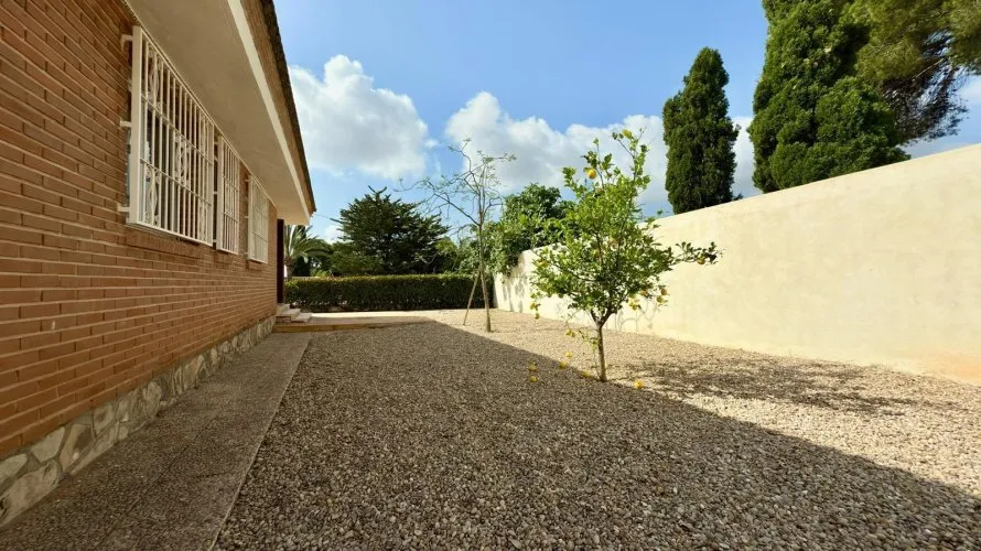 Villa de 3 dormitorios en La Nucia, España No. 1568 № 19