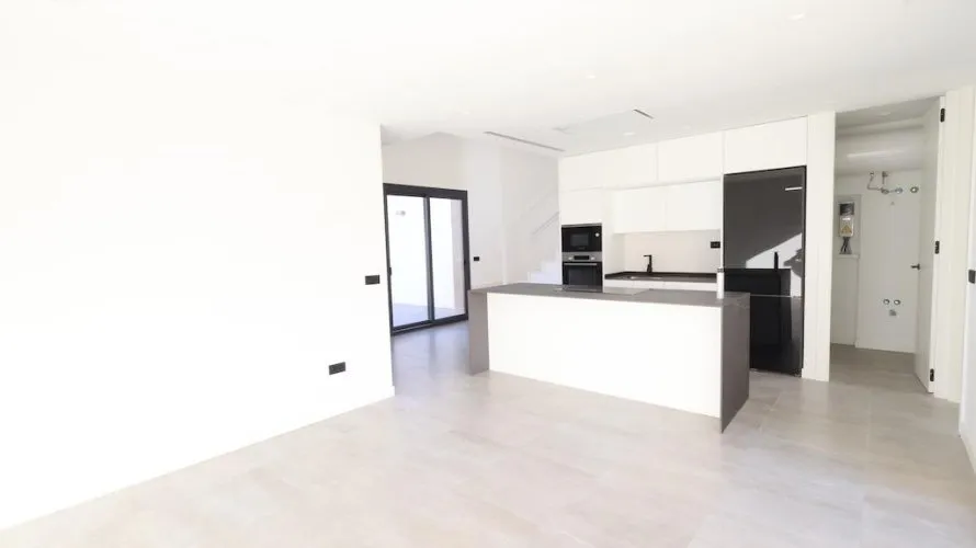 Apartamento de 3 dormitorios en Los Alcázares, España No. 2002 № 8