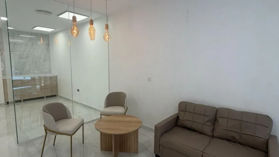 Propiedad comercial de 87.85m² en Torrevieja, España No. 2710 № 2