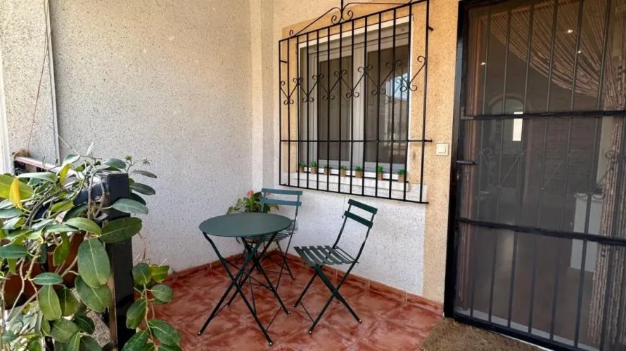 Bungalow de 2 dormitorios en Torrevieja, España No. 2436 № 19