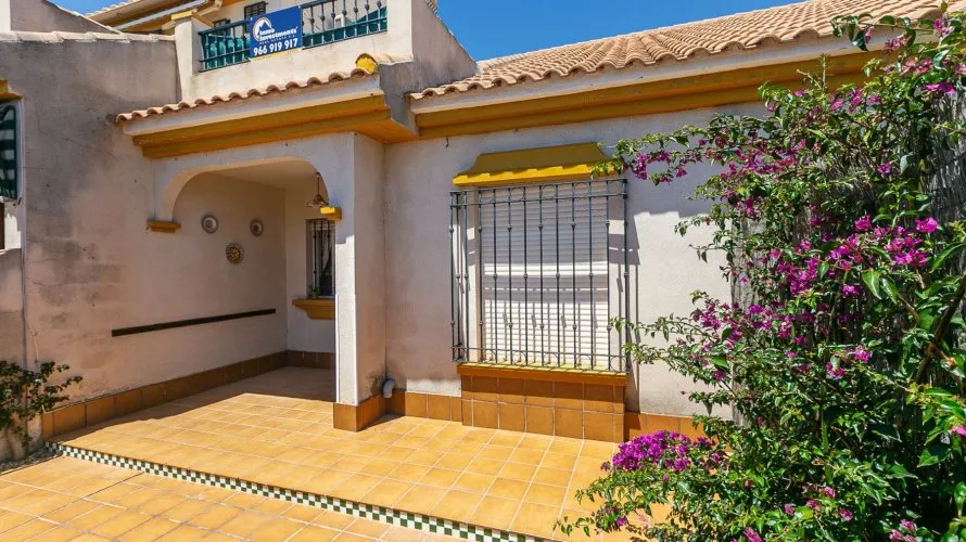 Сasa de 80m² en La Zenia, España No. 2666