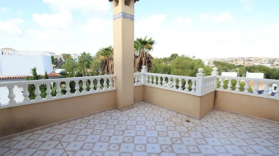 Apartamento de 5 dormitorios en Alicante, España No. 2211 № 24