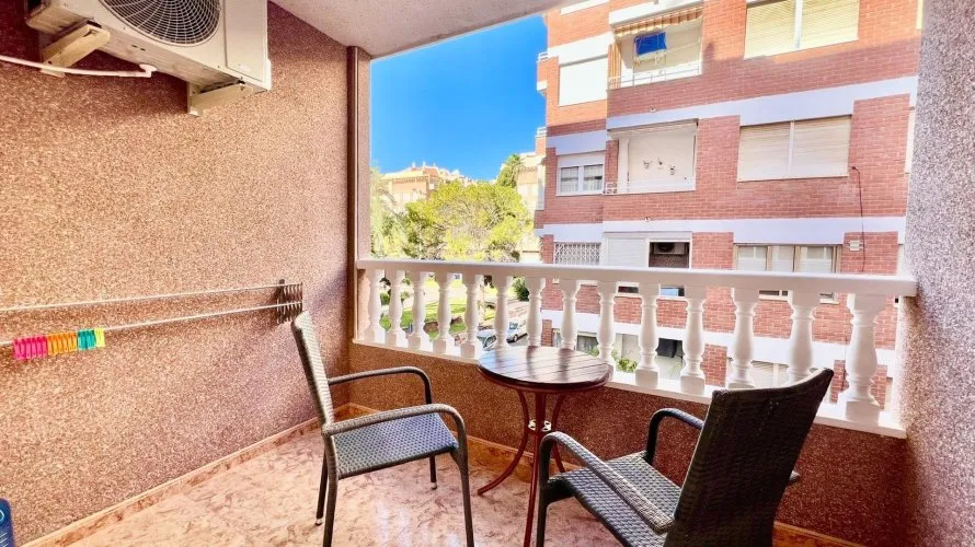 Apartamento de 2 dormitorios en Torrevieja, España No. 2438 № 25