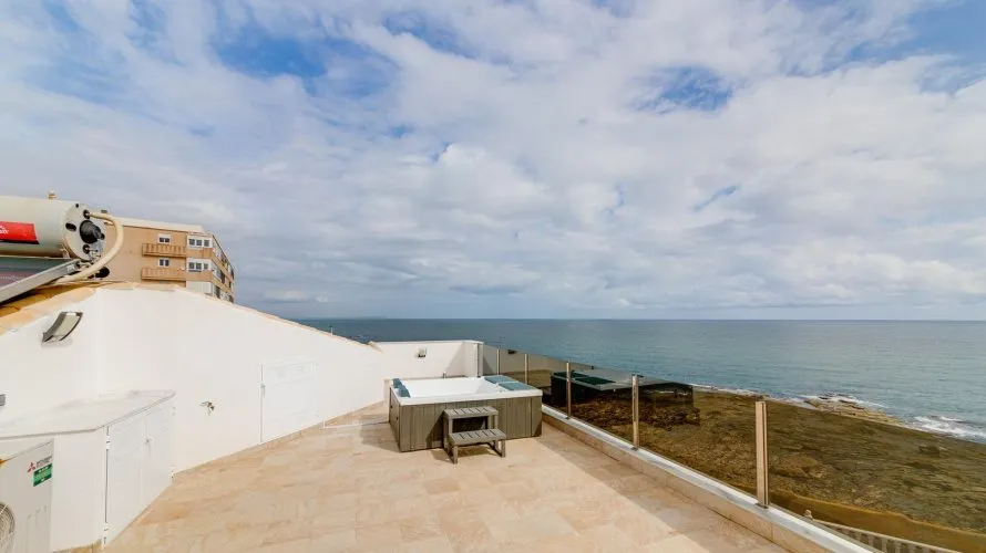 Villa de 4 dormitorios en Torrevieja, España No. 1814 № 5
