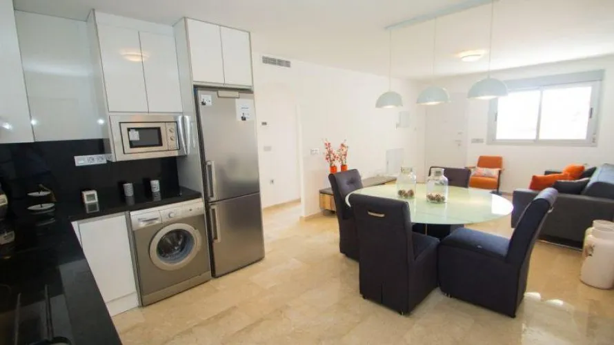 Apartamento de 2 dormitorios en Campoamor, España No. 1607