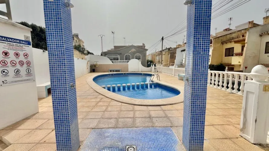 Apartamento de 2 dormitorios en Torrevieja, España No. 2327 № 7