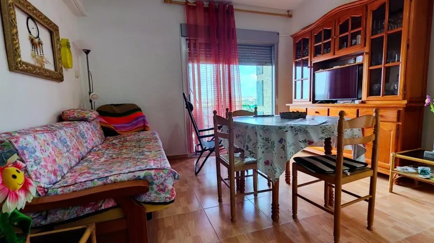 Apartamento de 2 dormitorios en Torrevieja, España No. 2301 № 6