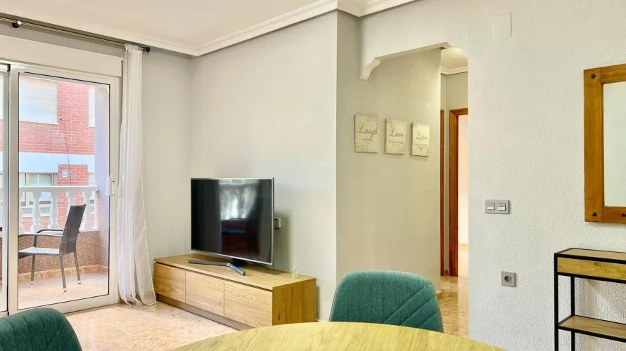 Apartamento de 2 dormitorios en Torrevieja, España No. 2438 № 20
