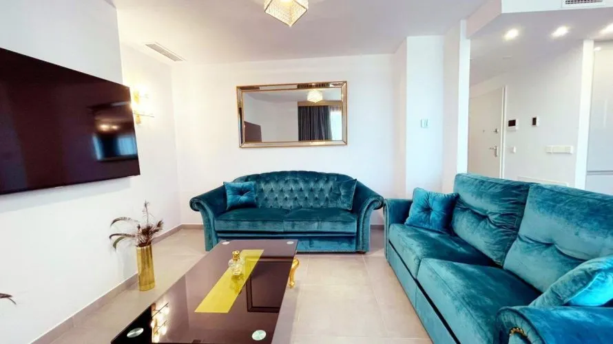 Apartamento de 3 dormitorios en Villajoyosa, España No. 2085 № 2