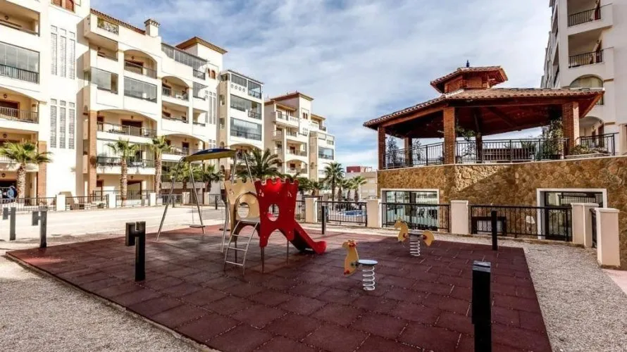 Apartamento de 3 dormitorios en Guardamar del Segura, España No. 1985 № 8
