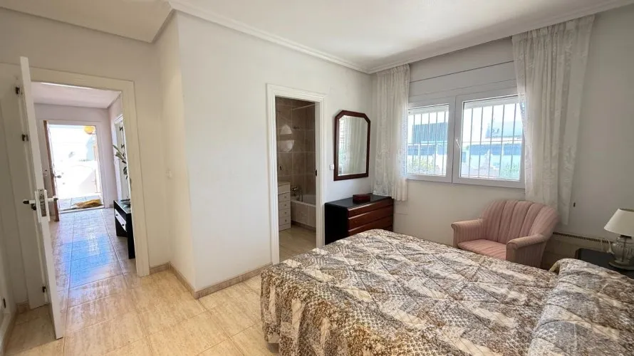 Villa de 4 dormitorios en La Manga del Mar Menor, España No. 2705 № 3