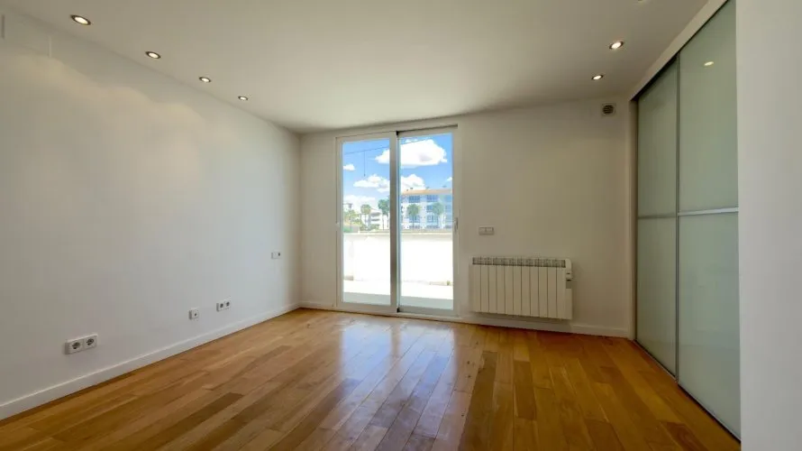 Сasa de 4 dormitorios en Albir, España No. 2464