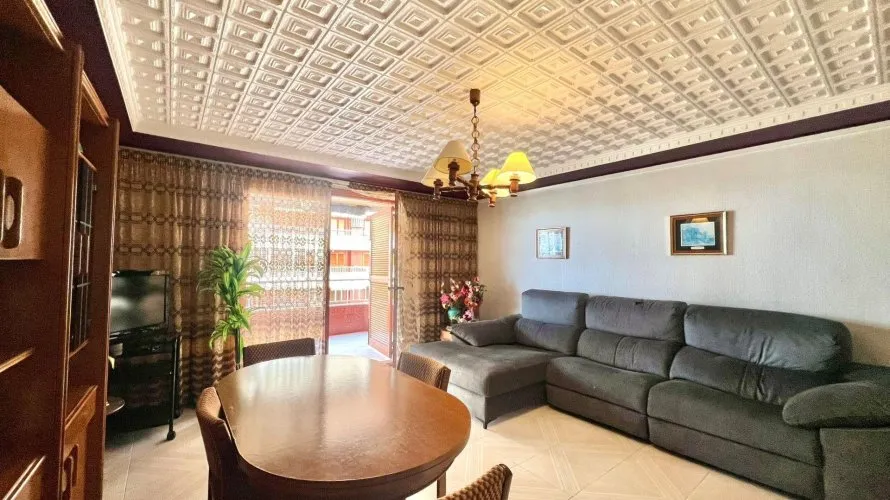 Apartamento de 3 dormitorios en Torrevieja, España No. 2358