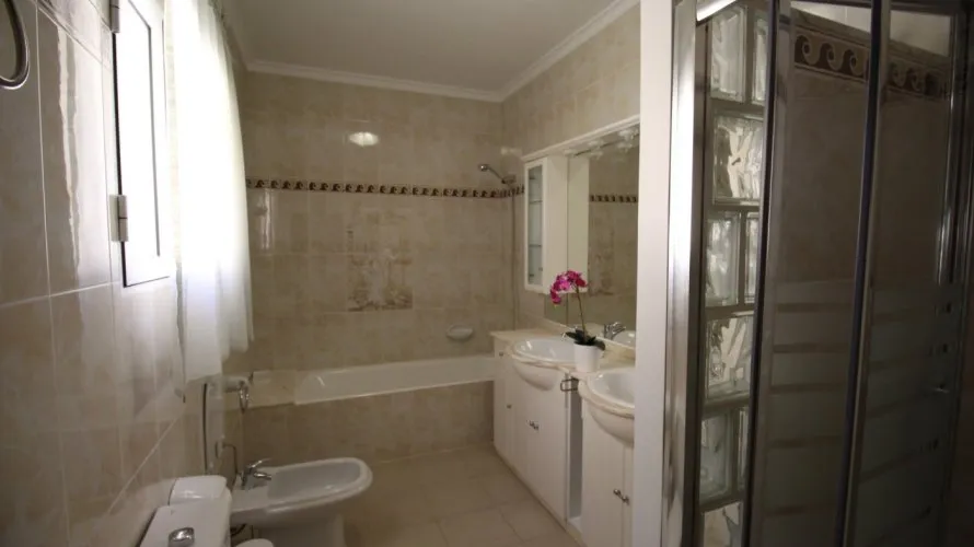 Villa de 5 dormitorios en Calpe, España No. 1639 № 18