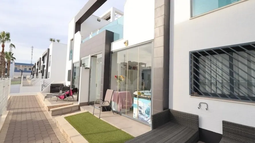 Bungalow de 2 dormitorios en La Zenia, España No. 2230 № 14
