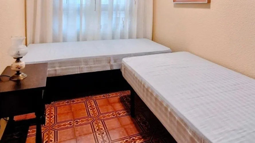Apartamento de 2 dormitorios en Torrevieja, España No. 2703 № 2