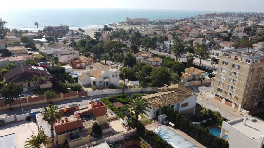 Villa de 4 dormitorios en La Zenia, España No. 1600 № 13