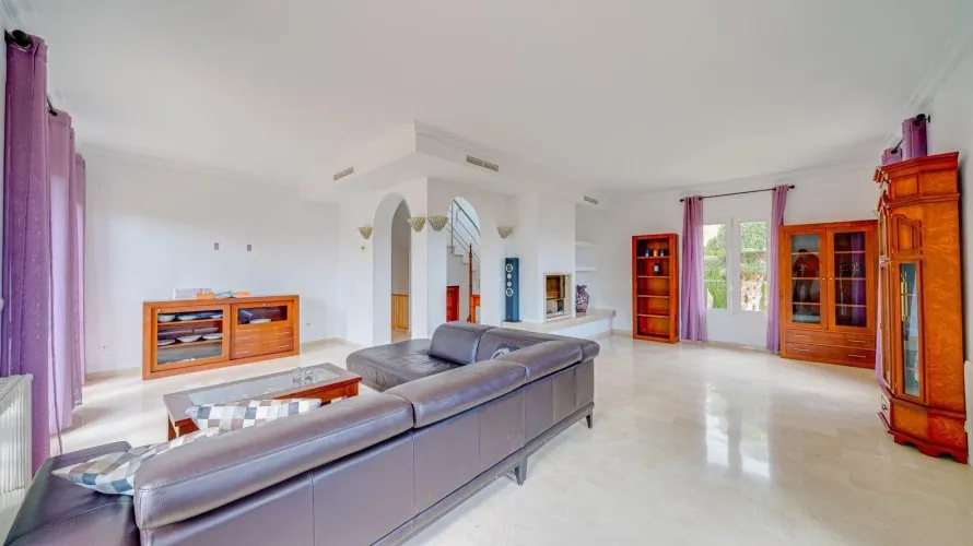 Villa de 4 dormitorios en Finestrat, España No. 1564 № 2
