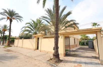 Apartamento de 4 dormitorios en Cabo Roig, España No. 2179
