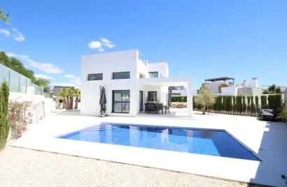 Apartamento de 3 dormitorios en Rojales, España No. 2644