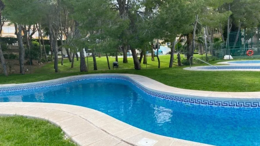 Apartamento de 3 dormitorios en Campoamor, España No. 2488