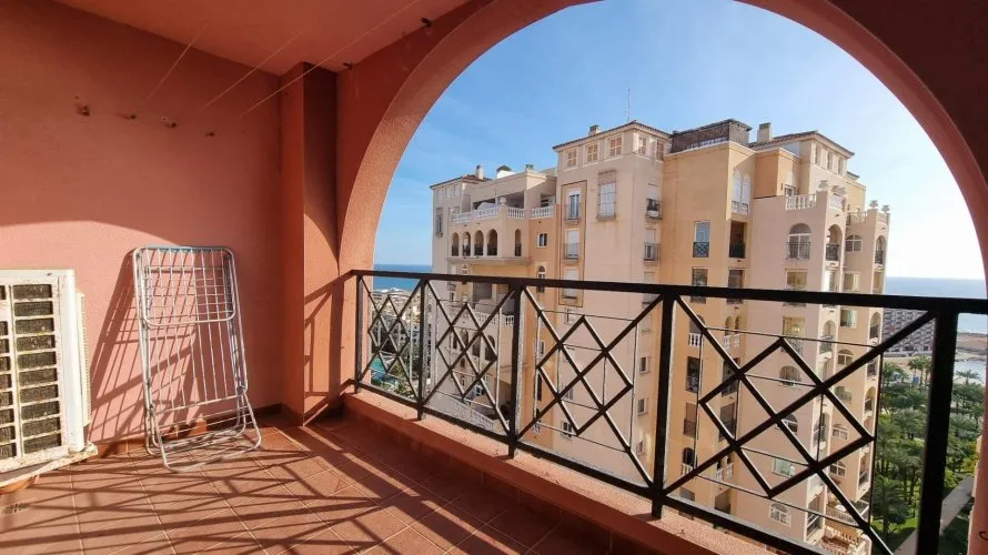 Apartamento de 2 dormitorios en Torrevieja, España No. 1540 № 21