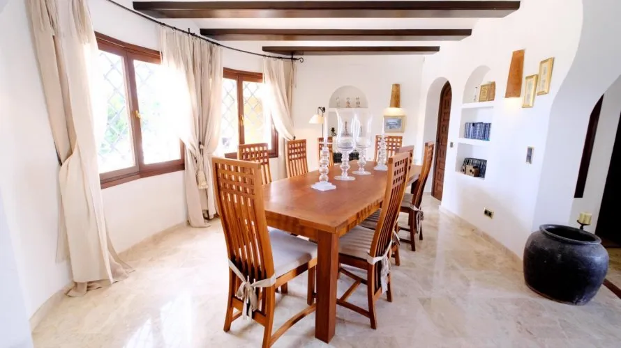 Villa de 4 dormitorios en Fustera, España No. 1627 № 1