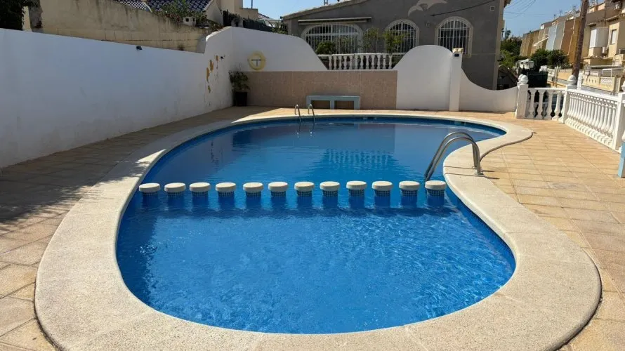 Сasa de 3 dormitorios en Torrevieja, España No. 2128 № 20