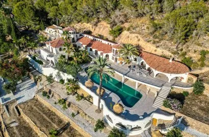 Villa de 11 dormitorios en Altea, España No. 2471