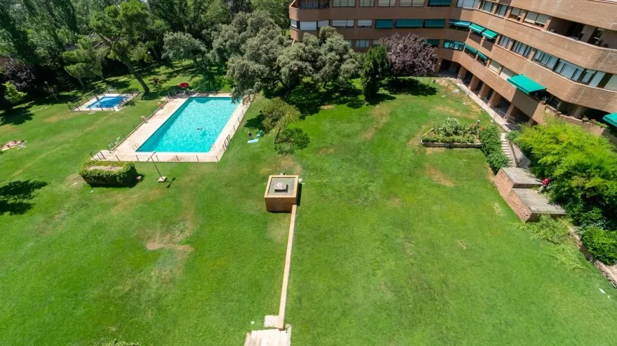Apartamento de 4 dormitorios en Madrid, España No. 1804 № 3