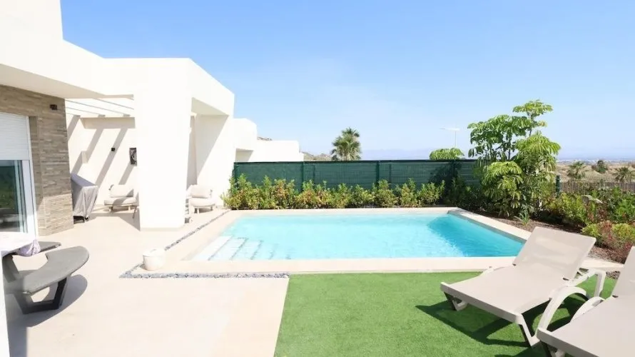 Villa de 3 dormitorios en Algorfa, España No. 2680 № 1