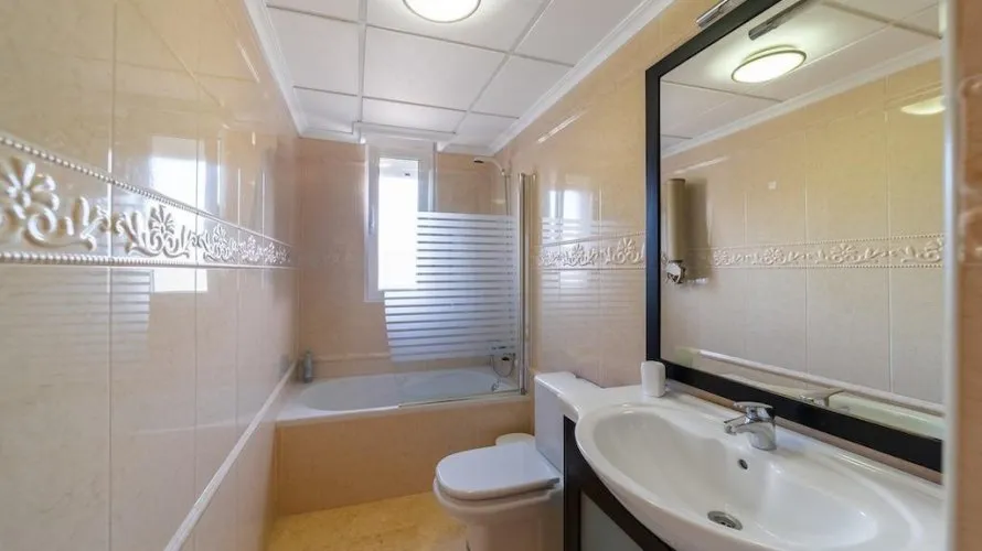 Villa de 5 dormitorios en Torrevieja, España No. 2080 № 22