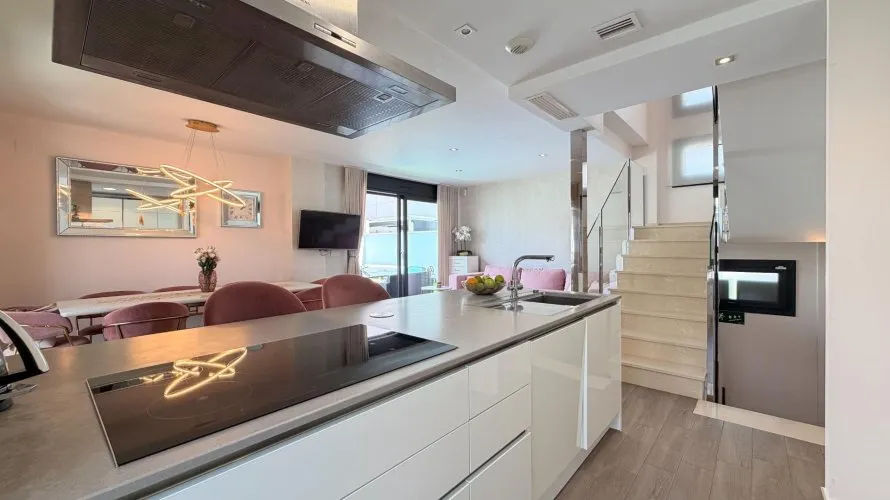 Villa de 5 dormitorios en Torrevieja, España No. 2447 № 17