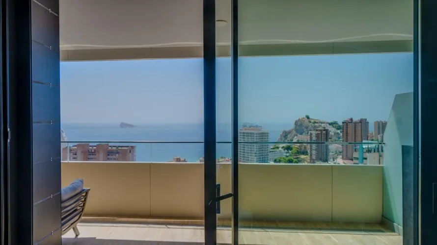 Apartamento de 2 dormitorios en Benidorm, España No. 2521 № 15