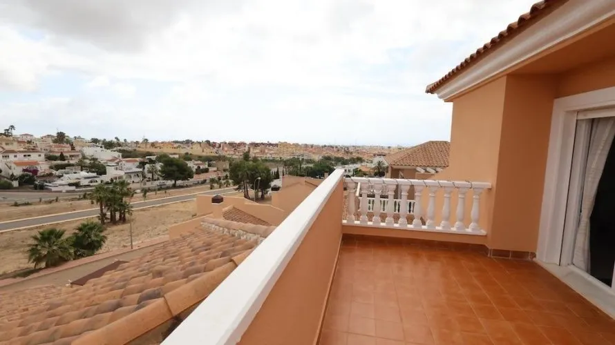 Apartamento de 3 dormitorios en Campoamor, España No. 2681 № 22
