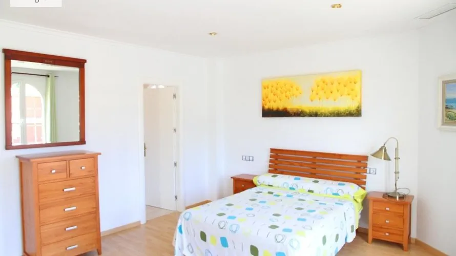 Apartamento de 4 dormitorios en L'Eliana, España No. 2481 № 11