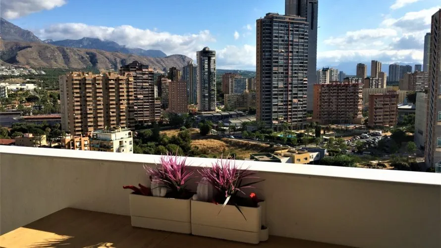 Apartamento de 4 dormitorios en Finestrat, España No. 1731 № 1