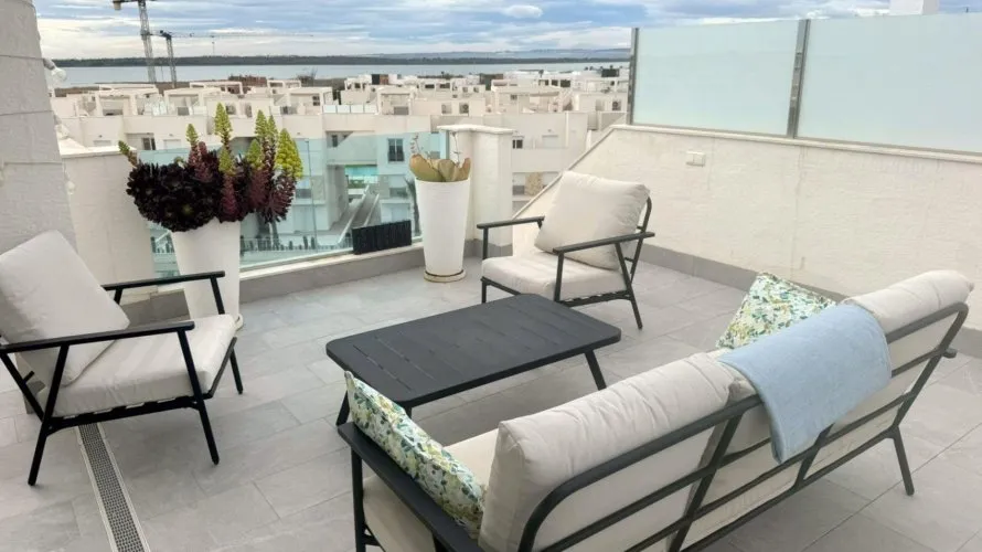 Bungalow de 2 dormitorios en Guardamar del Segura, España No. 2622 № 4