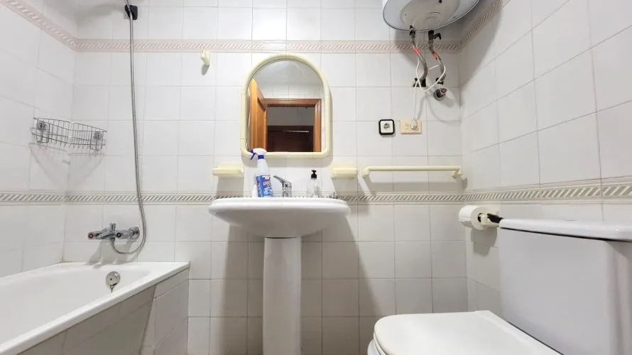 Apartamento de 1 dormitorio en Torrevieja, España No. 2310 № 24